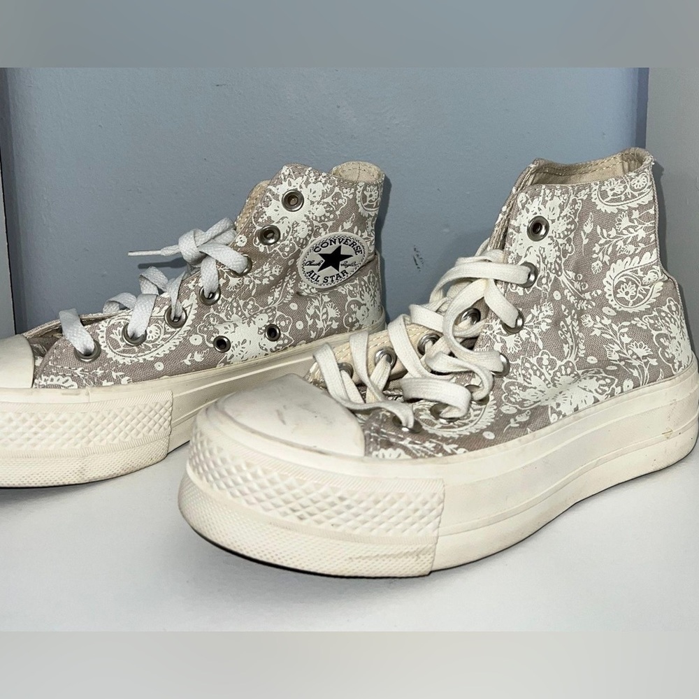 Platform Converse